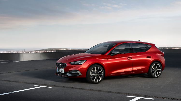 Der Seat ist weiterhin als Leon zu erkennen, lehnt sich im Design aber deutlich am Tarraco an.