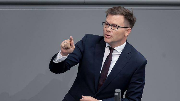 Carsten Schneider will den Soli nicht komplett abschaffen - aber die meisten Bürger entlasten.