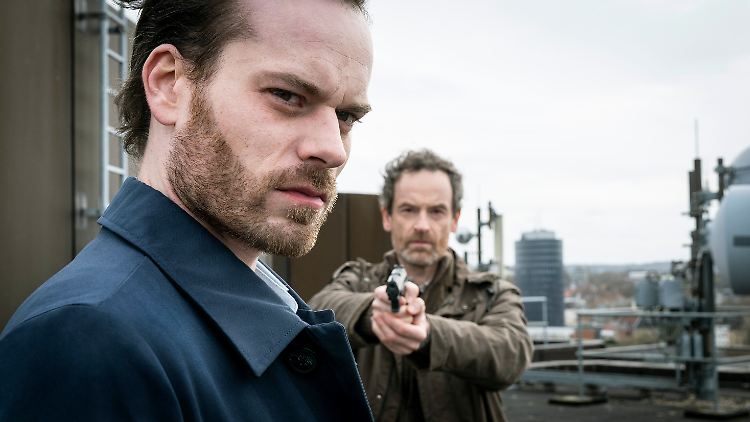 Faber (Jörg Hartmann) und seine Nemesis Graf (Florian Bartholomäi, l.).