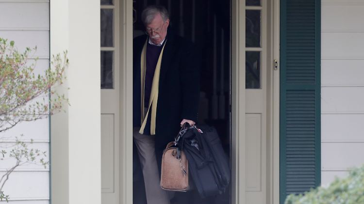 Buchautor Bolton ein Geheimnisverräter? US-Präsident Trump muss seinen Ex-Sicherheitsberater im unfreiwilligen Ruhestand fürchten.