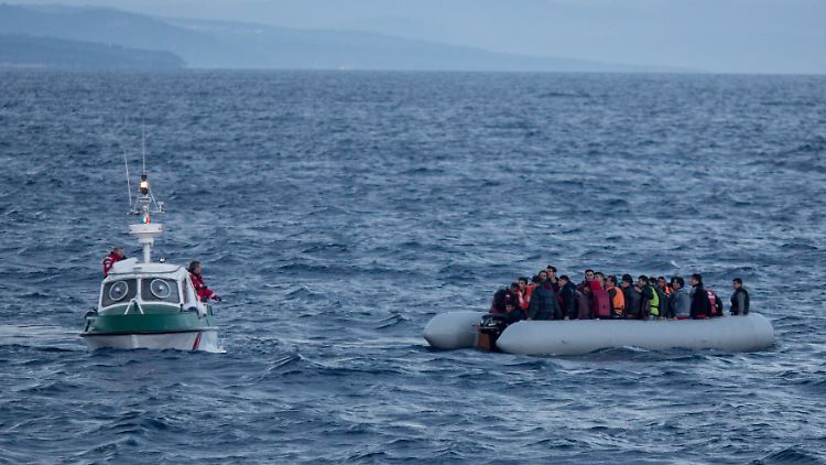 Viele der in Griechenland ankommenden Flüchtlinge setzen aus der Türkei über.