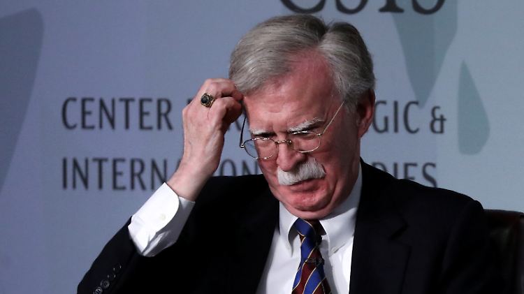 Während US-Präsident Trump auf Twitter gegen seinen Ex-Berater schießt, hält Bolton weiter Vorträge - wie hier in Washington.