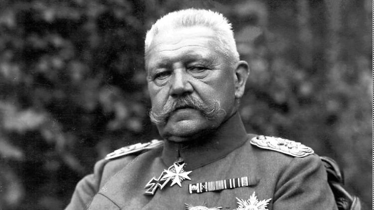 Galt als Verfechter der "Dolchstoßlegende": Paul von Hindenburg.