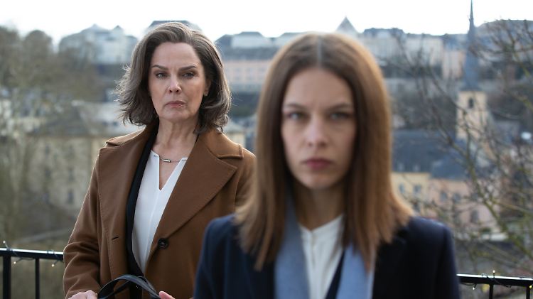 Alles zieht die Serie hinab in ihren Strudel - Charaktere, Zuschauer, die Hoffnung auf ein Happy End.