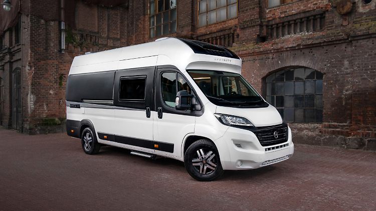 Die polnsiche Marke Affinity versteht sich als Manufaktur, was den Campervan zu keinem Schnäppchen macht.