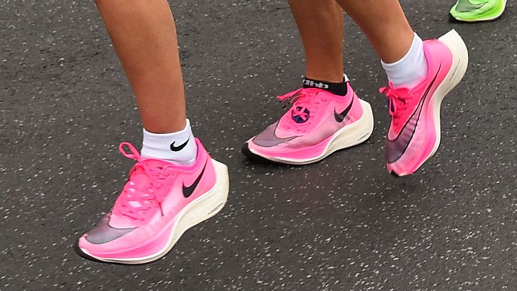 Nikes neuer Schuh sorgte für Diskussionen. Nach der neuen Regel wäre er im Wettkampf verboten.