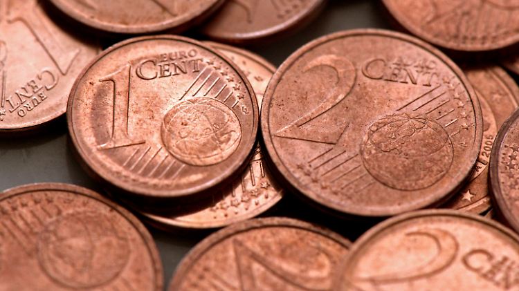 Die Menschen in der Eurozone horten im Schnitt je 181 kupferne Münzen in Schubladen, Marmeladengläsern und Sparbüchsen.