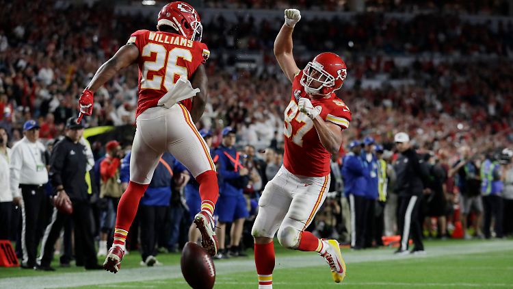 Travis Kelce fing einen Touchdown-Pass, Damien Williams sorgte für zwei Chiefs-Scores. Einmal per Lauf, einmal per Pass.