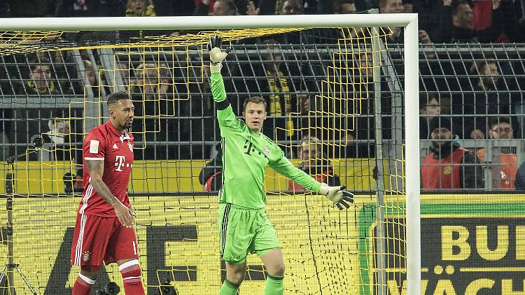 Nach jedem Tor reklamiert Manuel Neuer automatisch. Wegen irgendwas.