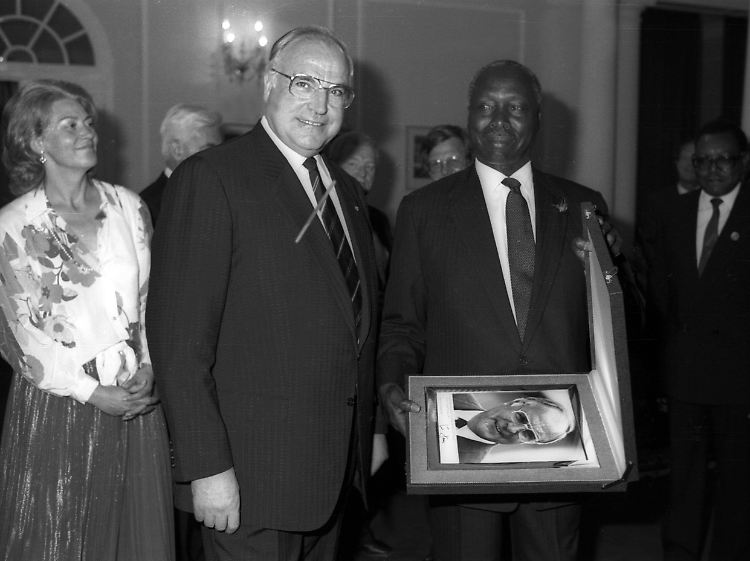 Im November 1987 besuchte Bundeskanzler Kohl den kenianischen Machthaber Arap Moi in Nairobi.