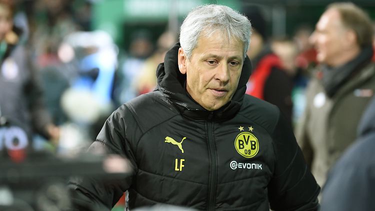 Lucien Favre haderte gewaltig mit dem Spiel seines BVB in Bremen.