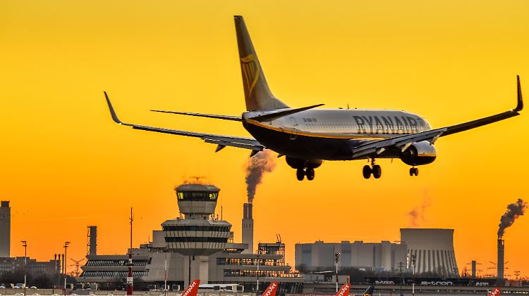 Fliegen mit Ryanair senkt den persönlichen CO2-Fußabdruck, behauptet der Billigflieger.