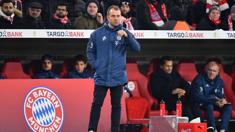 Bayern-Coach Hansi Flick wollte Kräfte sparen mit seinen Wechseln, destabilisierte aber damit das Spiel seiner Mannschaft.