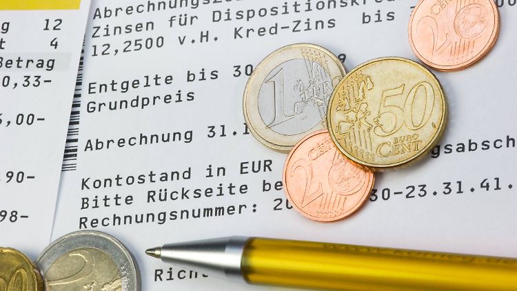 Kundinnen und Kunden sollten es den Geldinstituten nicht zu einfach machen.