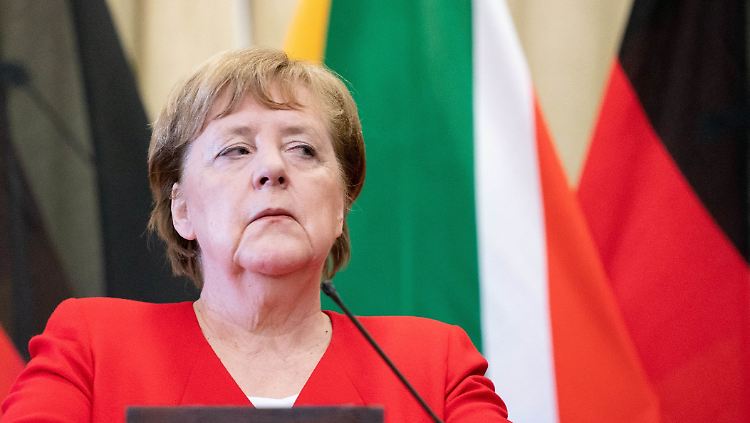 Merkel verstößt gegen ihre eigenen Regeln - und äußert sich in Südafrika zu Thüringen.