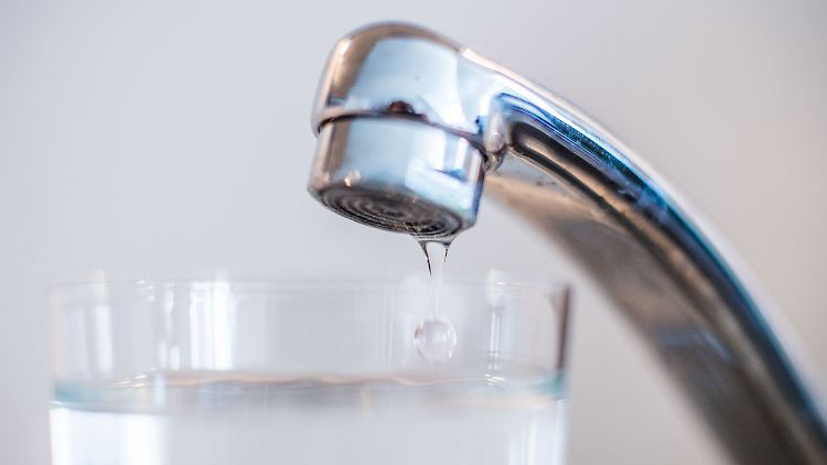 Statt klarem Wasser kam eine braune Brühe aus der Leitung.