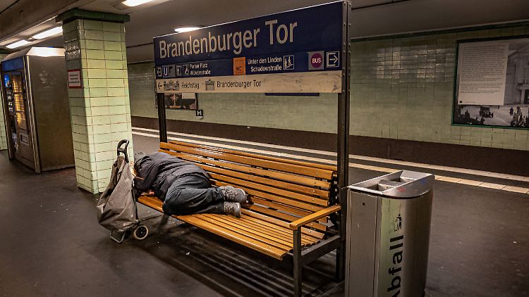 Bei einer Zählaktion in Berlin haben Freiwillige 1976 Obdachlose gezählt.