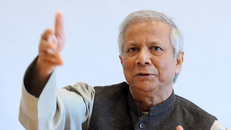 Muhammad Yunus ist ein bengalischer Wirtschaftswissenschaftler, der sich unter anderem für Mikrokredite einsetzte. 2006 erhielt er den Friedensnobelpreis.