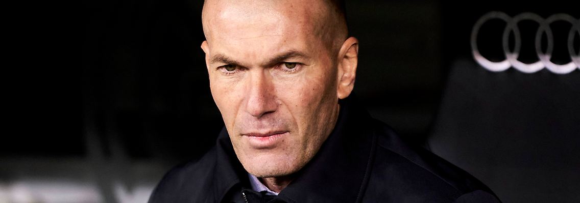 Zinédine Zidane muss sich nach der Heimpleite im Pokal heftiger Kritik erwehren.