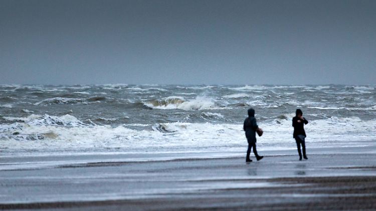 Zuerst wird der Sturm wohl die Nordseeküste treffen.