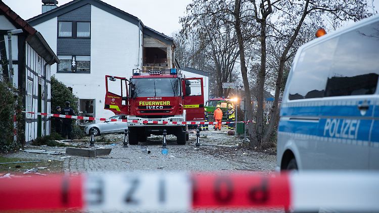 Der Großeinsatz von Feuerwehr, Polizei und Technischem Hilfswerk dauerte am Nachmittag noch an.