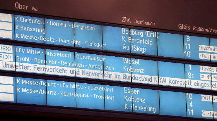 Bahnreisende müssen sich auf lange Wartezeiten einstellen.