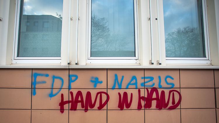 Auch die FDP-Zentrale in Duisburg wurde beschmiert.