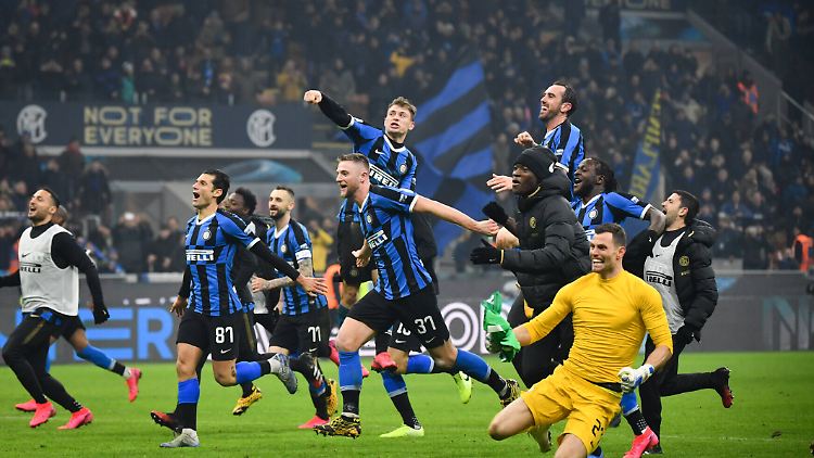 Großer Jubel bei den Spielern von Inter Mailand.