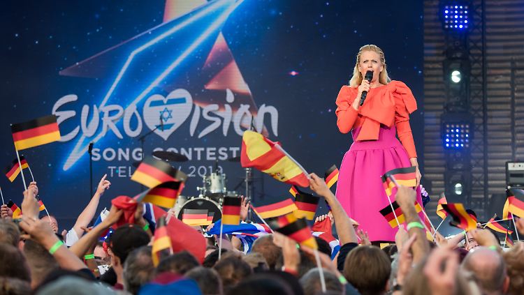 Barbara Schöneberger bei der ESC-Party 2019 in Hamburg. Sie moderiert auch die deutsche ESC-Show 2020 - die Fans bleiben außen vor.