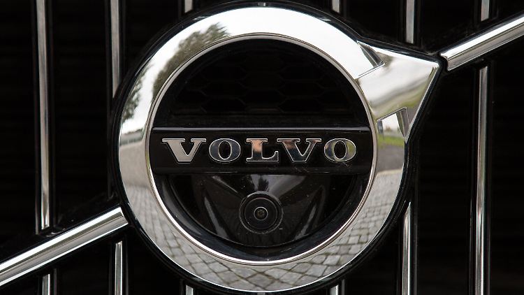 Der schwedische Autobauer Volvo Cars gehört bereits dem chinesischen Konzern Geely. Nun soll eine Fusion frisches Geld bringen.  