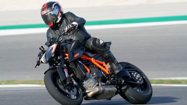 Zum Modelljahr 2020 hat KTM die 1290 Super Duke in Details modifiziert.