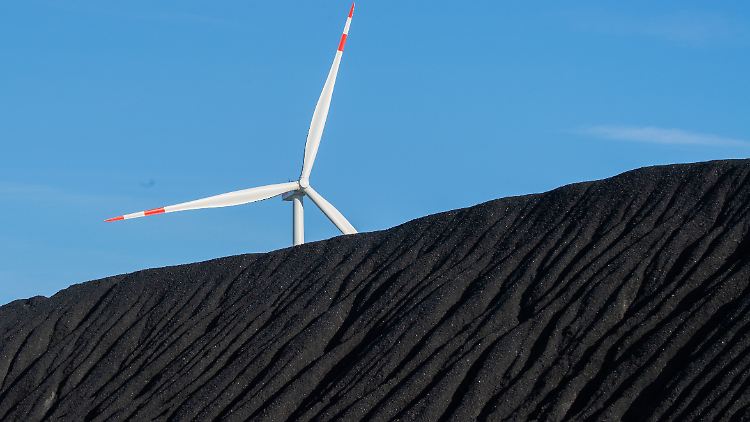 Ist die Welt über den Berg? Die Internationale Energieagentur sieht erste Zeichen für eine Trendwende hin zur sauberen Energie. 
