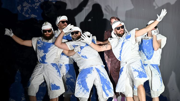 Deichkinds Tourauftakt in Kiel: Es war das 1000. Konzert der Hamburger.