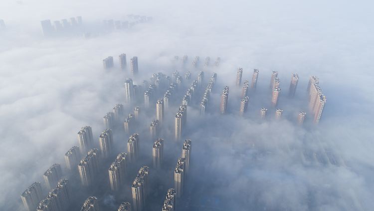 Wie hier in Chinas Großstadt Nanchong, sieht es in vielen Metropolen der Welt aus: Smog hüllt die Städte in dichte Wolken.