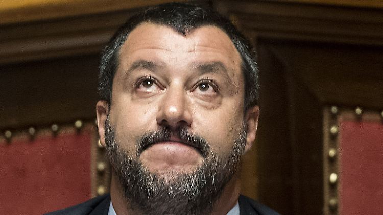 Salvini könnten bis zu 15 Jahre Haft drohen.