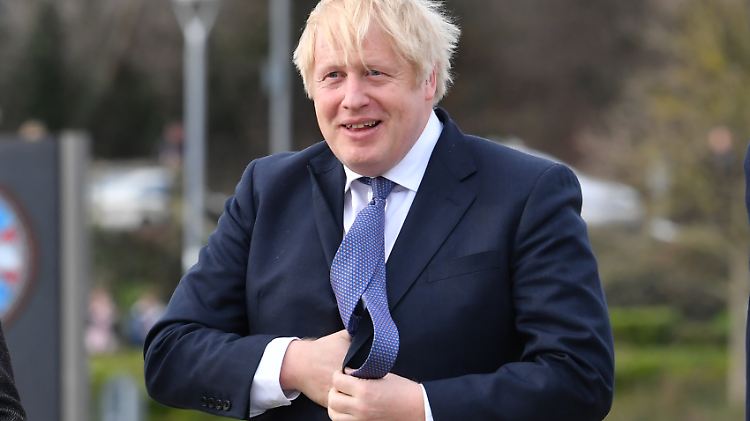 Hat Boris Johnson den Urlaub aus eigener Tasche bezahlt oder nicht?