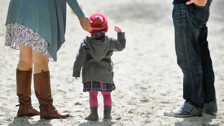 Die Adoption eines Kindes wird durch die Neureglung innerhalb einer Beziehung erleichtert.