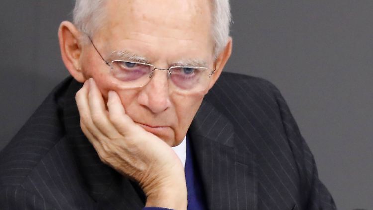 Auch Schäuble nennt AfD-Politiker Höcke einen "Nazi". 