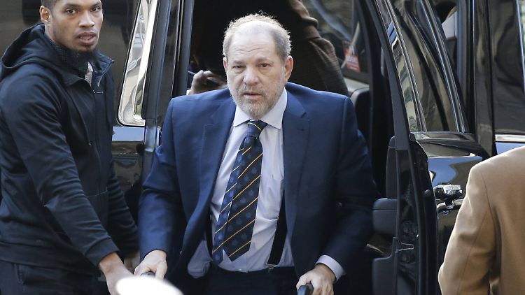 Weinstein spricht davon, dass jeglicher sexueller Kontakt einvernehmlich gewesen sei.