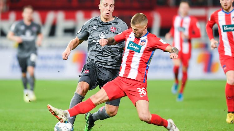Die Sportsfreunde Frey (l.) und Dorsch (r.) trafen sich auf einen gepflegten Kick in Heidenheim.