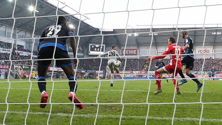 Schön und wichtig: Mit der Hacke besorgte Winter-Neuzugang Matheus Cunha bei seinem Hertha-Debüt den Siegtreffer.
