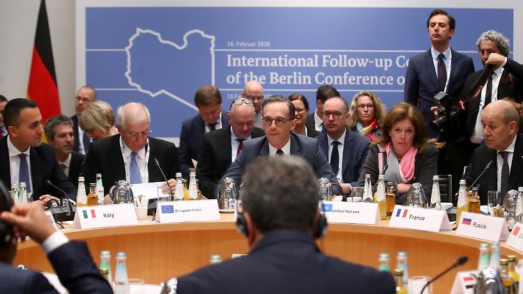 Bundesaußenminister Heiko  Maas (Mitte) kam mit Amtskollegen am Rande der Münchner Sicherheitskonferenz zusammen.