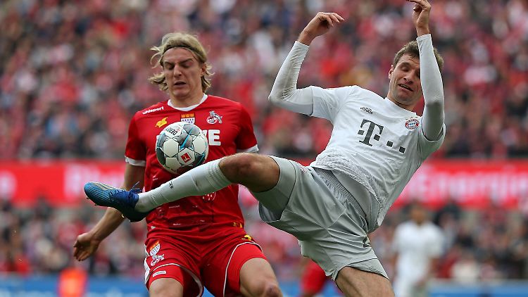 Thomas Müller (r.) war maßgeblich daran beteiligt, dass der FC Bayern den 1. FC Köln in den ersten zwölf Minuten brutal beherrschte.