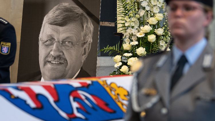 Auch der Mord am Kasseler Regierungschef Walter Lübcke fällt in die Statistik.
