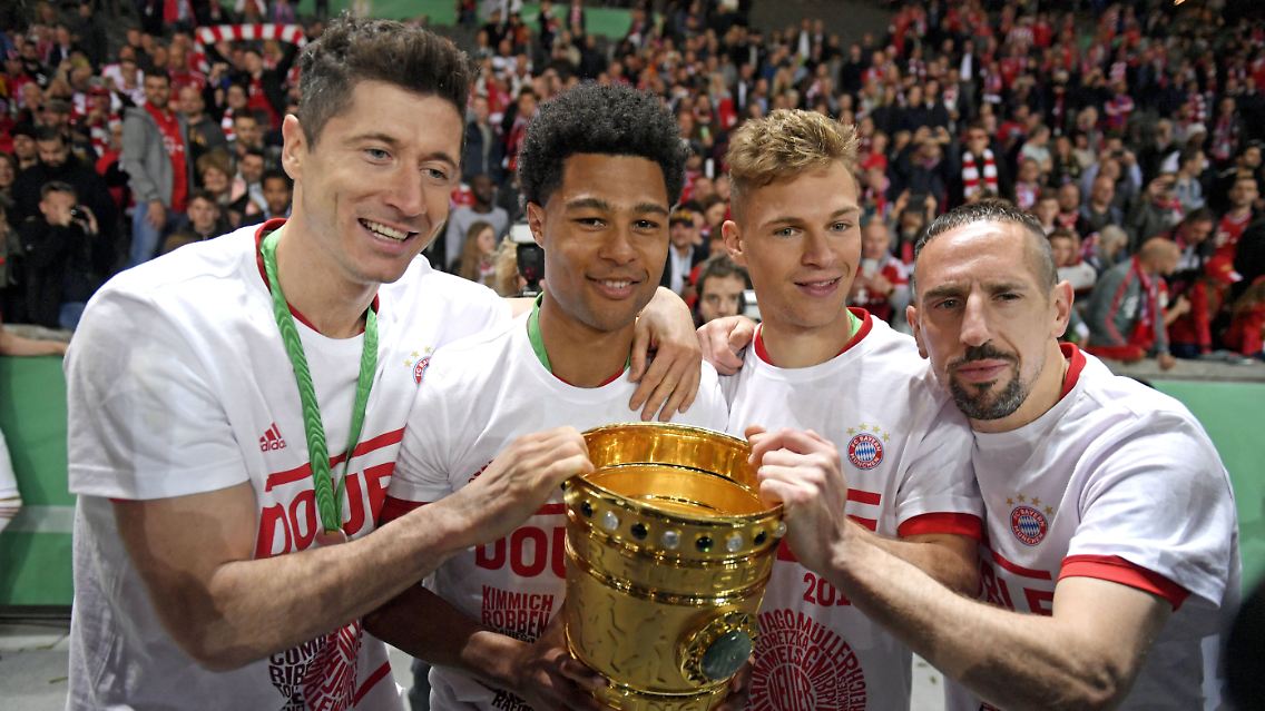 Vergoldet wurde der wirtschaftliche Aufschwung natürlich vor allem dem Personal: 1,431Milliarden Euro schnappten sich Spieler und Trainerstäbe vom großen Kucken, eine Steigerung um 114 Millionen. An den Ausgaben von insgesamt 3,89 Milliarden Euro ist das ein Anteil von 36,8 Prozent.