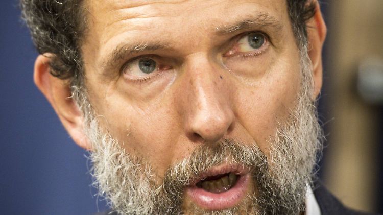 Eigentlich sollte Osman Kavala an diesem Dienstagabend aus der Untersuchungshaft entlassen werden.