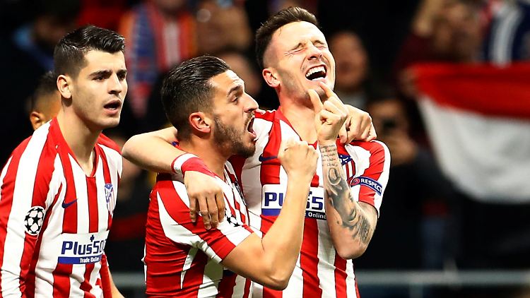 Atleticos Saul Niguez feiert sein Tor mit Koke und Alvaro Morata.