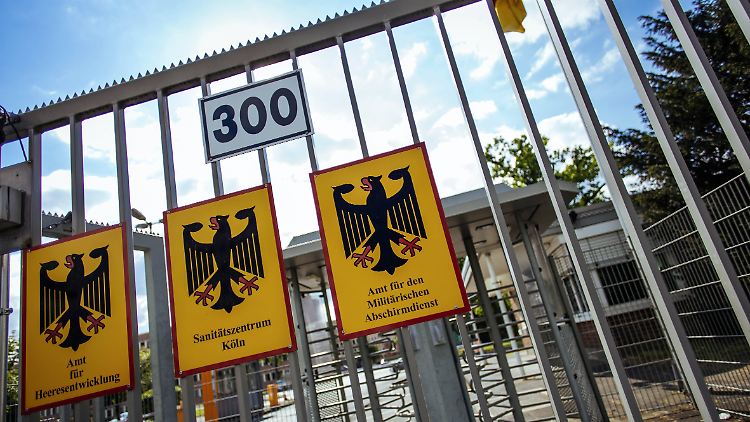 Der MAD soll künftig stärker mit dem Verfassungsschutz zusammenarbeiten.