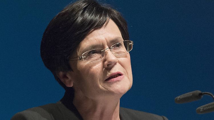 Lieberknecht zieht sich als mögliche Übergangs-Regierungschefin zurück.