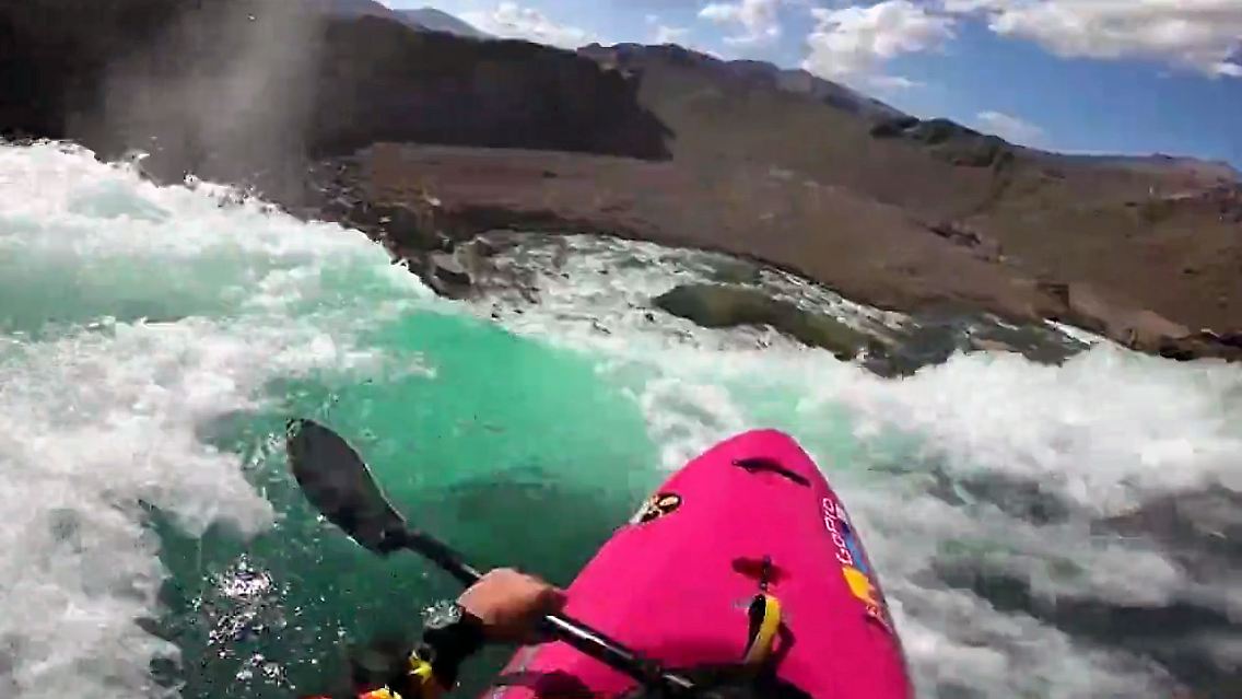 KayakWasserfall.jpg